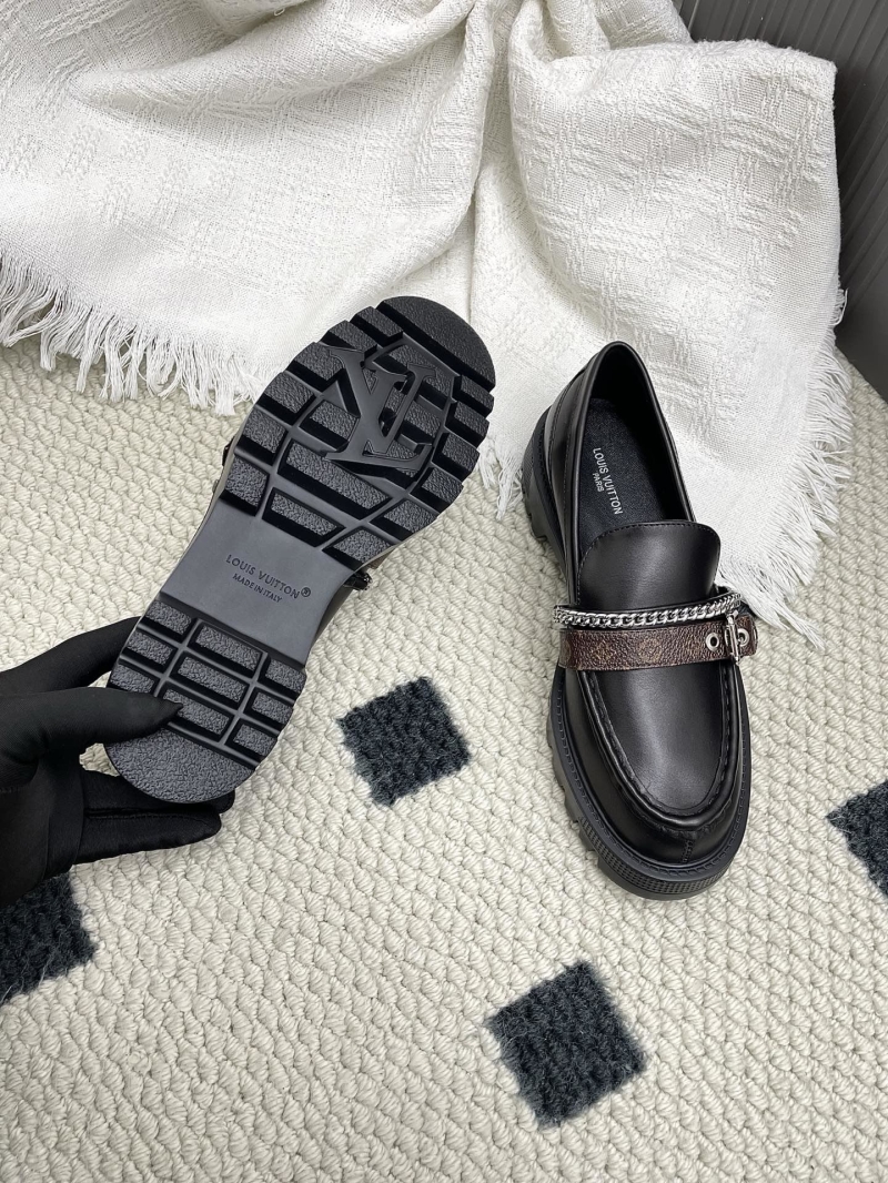 l0vis Vvtt0n loafers